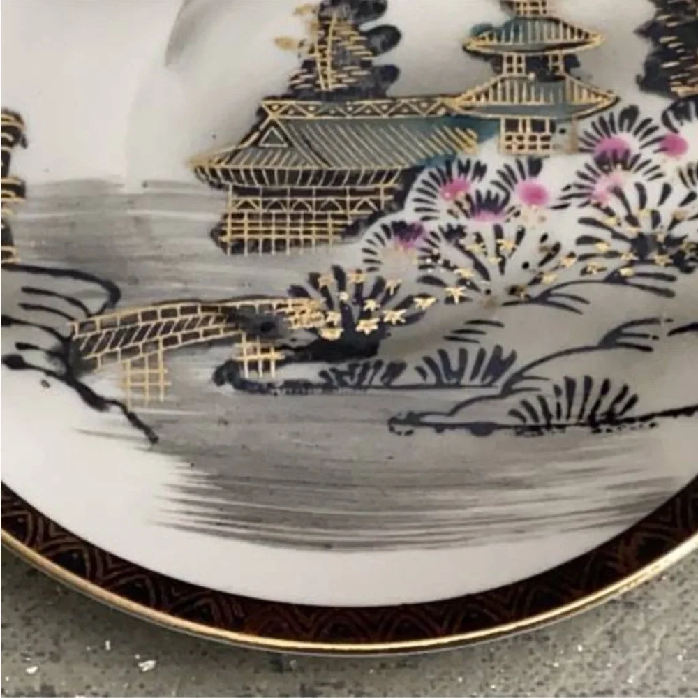 Vintage Kutani Japan Black and Gold Tea Cups and Saucers 5 cups and 6 saucers
